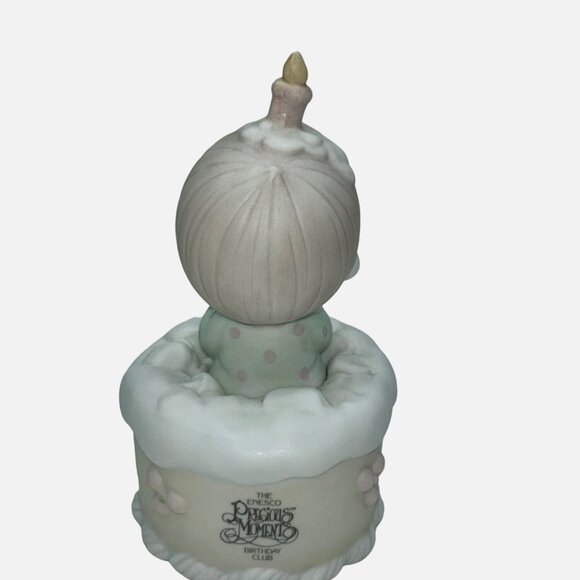 Precious Moments The Sweetest Club Around B-0103 Boy Birthday Cake Figurine - Picture 7 of 11